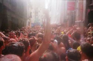 Ian Tomatina 300x199.jpg
