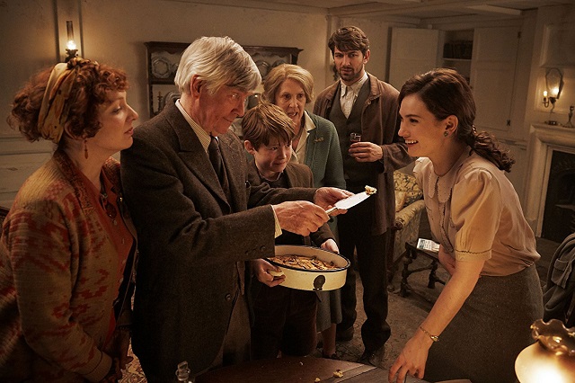 Review: Guernsey Literary and Potato Peel Pie Society