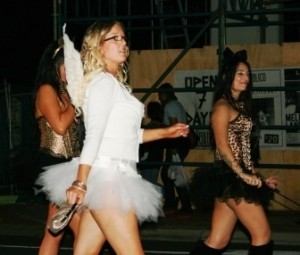 Tutus 300x255.jpg